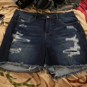 Boutique Dark wash Judy blue jean shorts